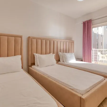 Bella Vista Hotel *